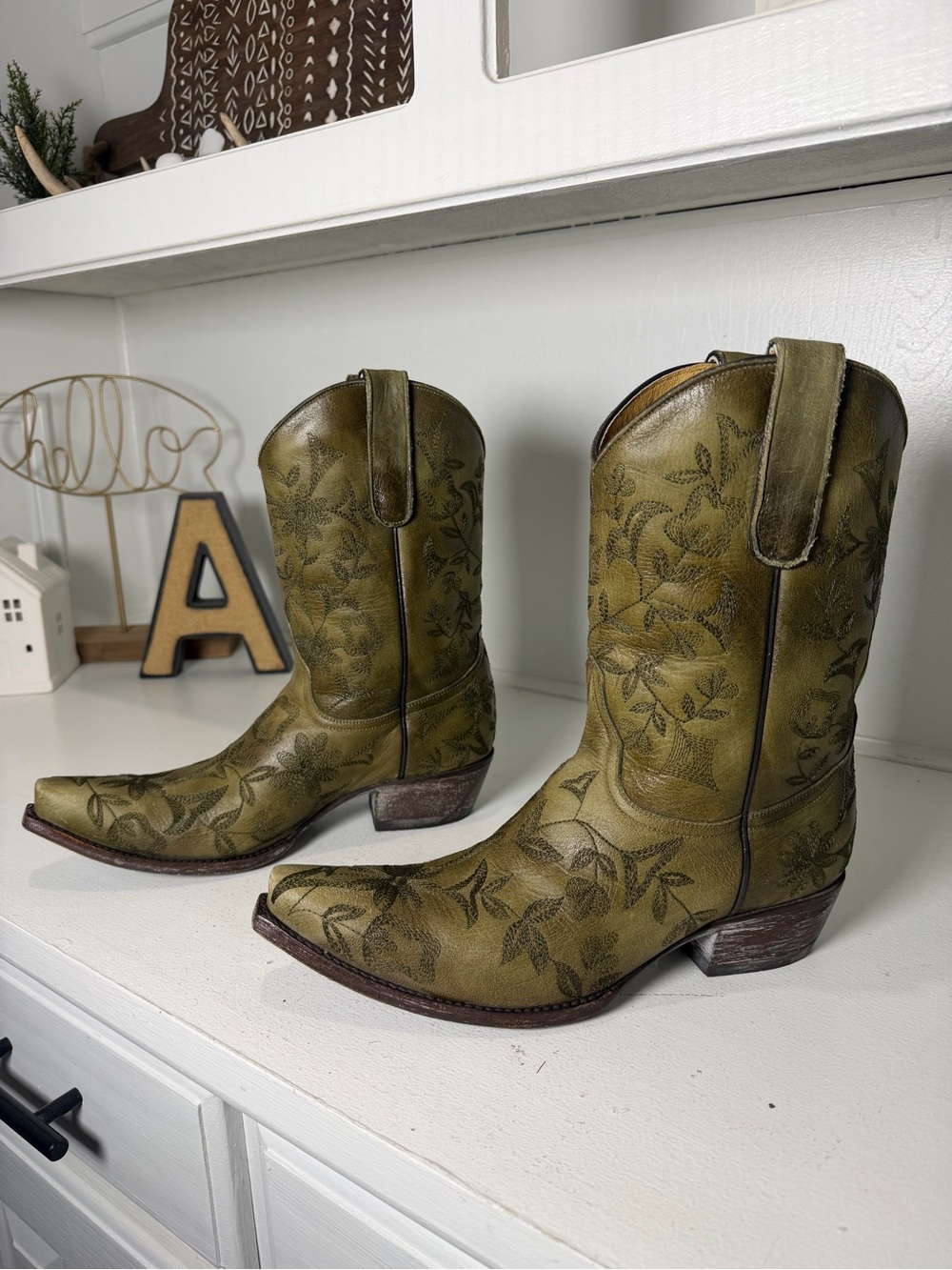 Old Gringo Womens 9.5B Olive Green Floral Leather Cowboy Boots Western
